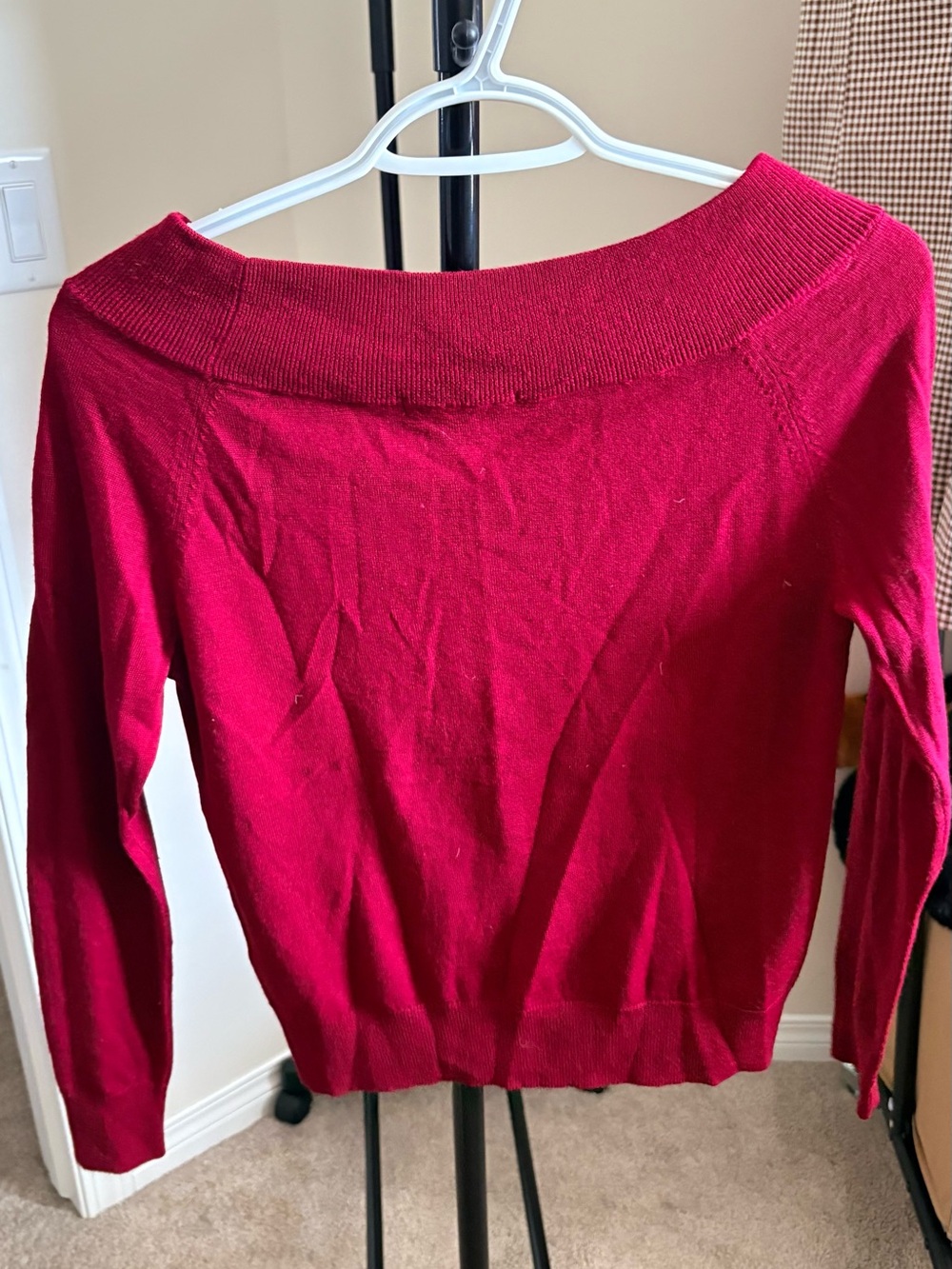 Uniqlo Off-the-Shoulder Raspberry Red Sweater - Picture 2 of 3